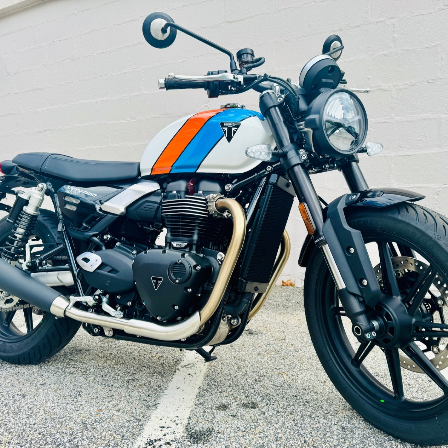 Triumph Tangerine Orange (code EE) Paint Product